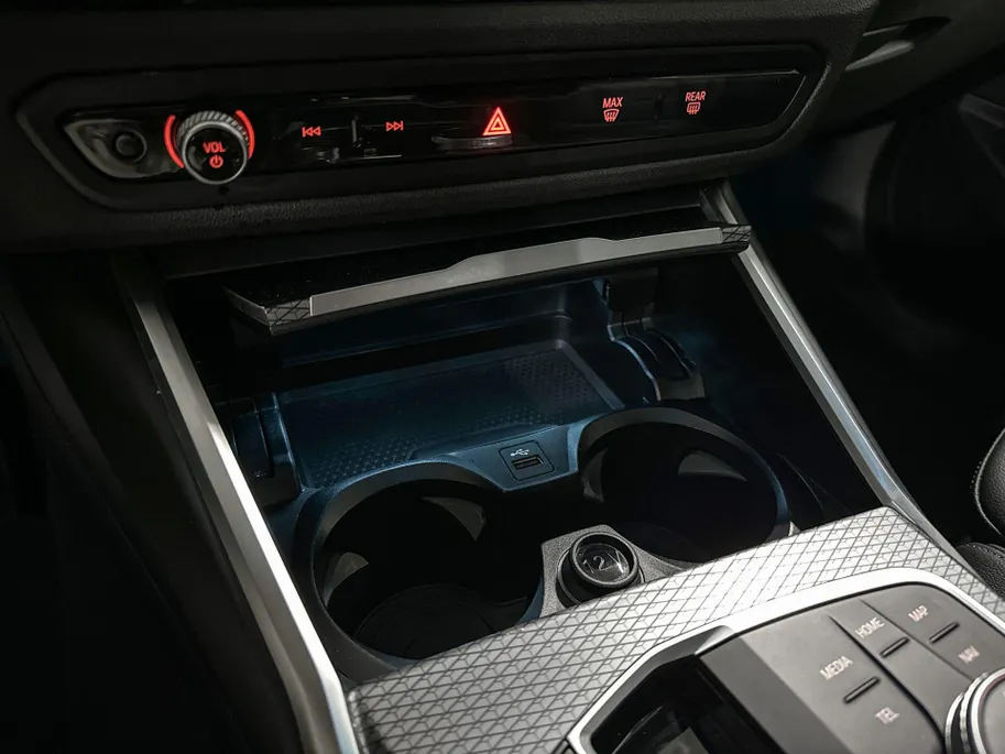 BMW 3 Serie Sedan 320i l M-Sport