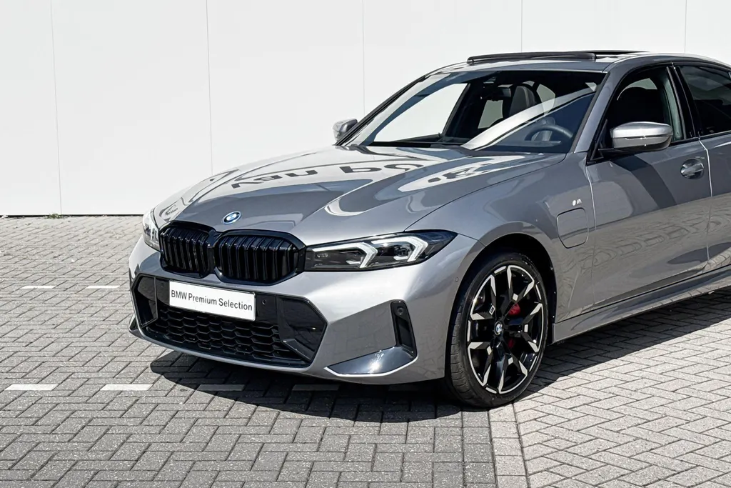 BMW 3 Serie Sedan 330e M Sport Edition