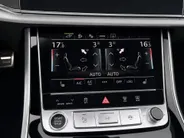 Audi Q8 55 TFSIe 381pk Tiptronic Quattro Pro Line S · Panoramadak · 360 Camera · Wegklapbare Trekhaak · Apple/Android Car Play · Luchtvering · 23'' Inch ·