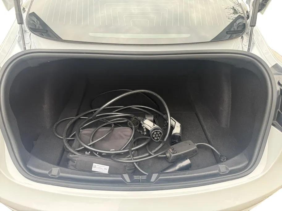 Tesla Model 3 Standard RWD Plus 60 kWh 87,8% SoH | 448Km Actieradius | Goed onderhouden! | Panoramadak | Elektr. Stoelen | Autopilot | 12 maanden garantie! |