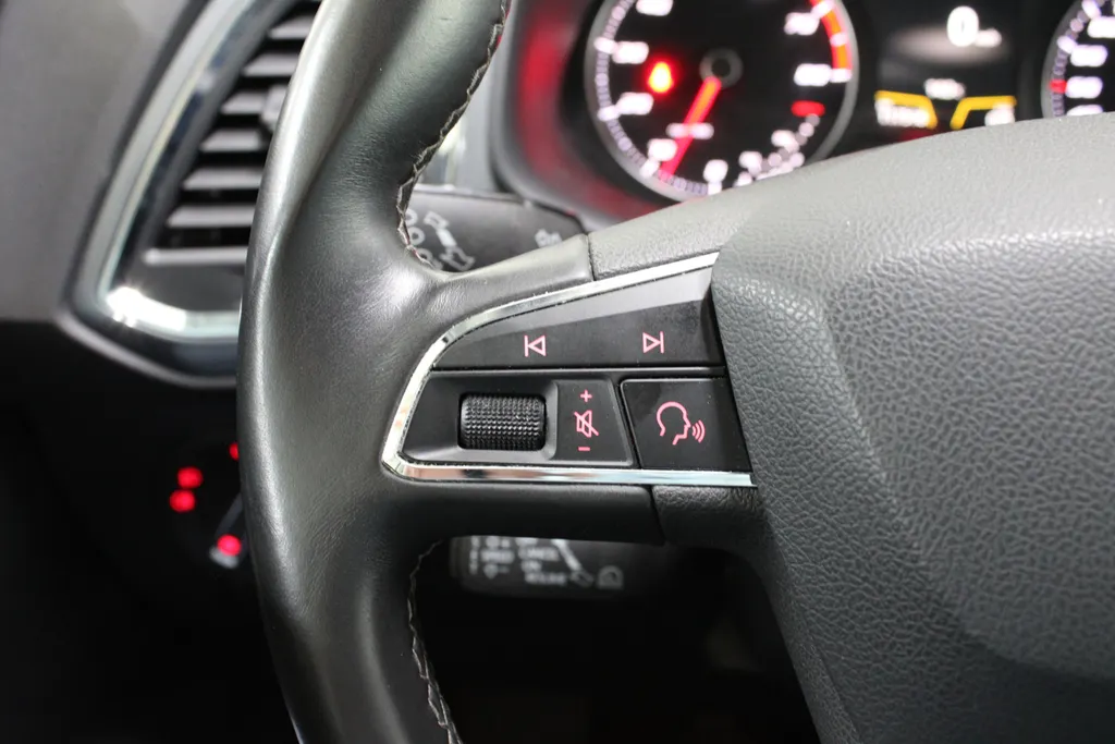 SEAT Ateca 1.4 EcoTSI Style Business Intense / Camera / Full led / Keyless / Navi. /