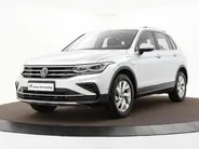 Volkswagen Tiguan 1.4 TSI 245pk DSG eHybrid Elegance · 360 Camera · Wegklapbare Trekhaak · Apple/Android Car Play · Dodehoek Detectie · 18'' Inch · Stoel & Stuurwiel verwarming ·