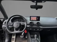 Audi Q2 35 TFSI CoD 150pk S line Edition · Trekhaak · Adaptive Cruise Control · Afgevlakt stuurwiel · Elek. inklap. buitenspiegels · Navigatie · Clima · Parkeersensoren V+A ·