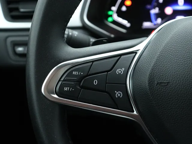 Renault Captur 1.3 TCe 140PK Zen | DEALER ONDERHOUDEN | CLIMAT CONTROL | CARPLAY | PARK. SENSOREN | LM VELGEN