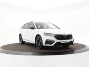 Škoda Octavia Combi 1.4 TSI iV PHEV 245pk DSG RS · Inklapbare Trekhaak · Head-Up Display · Matrix LED · Stoelverwarming · ACC · Keyless ·