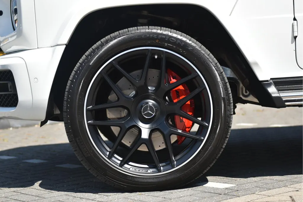 Mercedes-Benz G-Klasse 63 AMG 585pk