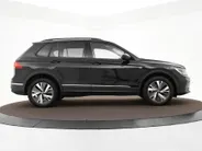 Volkswagen Tiguan 1.4 TSI eHybrid 245pk DSG Life Business · Camera · Inklap. Trekhaak · Stuur- & Stoelverwarming · Parkeerassistent · Apple/Android Car Play ·