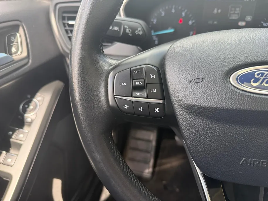 Ford Focus Wagon 1.0 EcoBoost Titanium Business | NL Auto | Dealeronderhouden | Panormadak | Winter Pack | Comfort Pack | Apple Carplay & Android Auto |