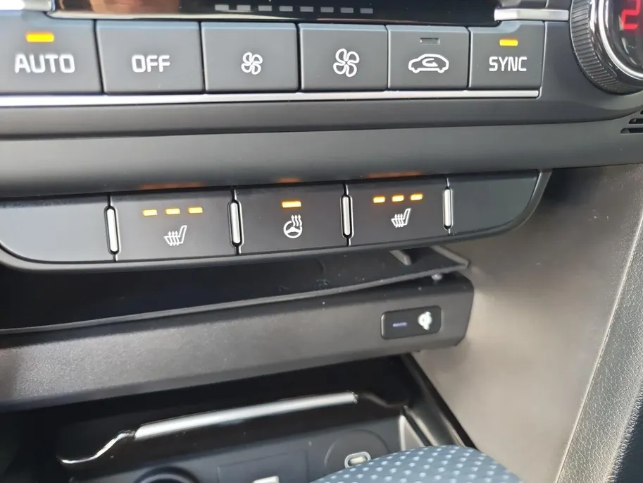Kia Ceed Sportswagon 1.0 T-GDi MHEV Design Edition | Stoel en stuurverwarming | Navigatie | Camera | Apple Carplay / Android Auto | Elektrisch achterklep |