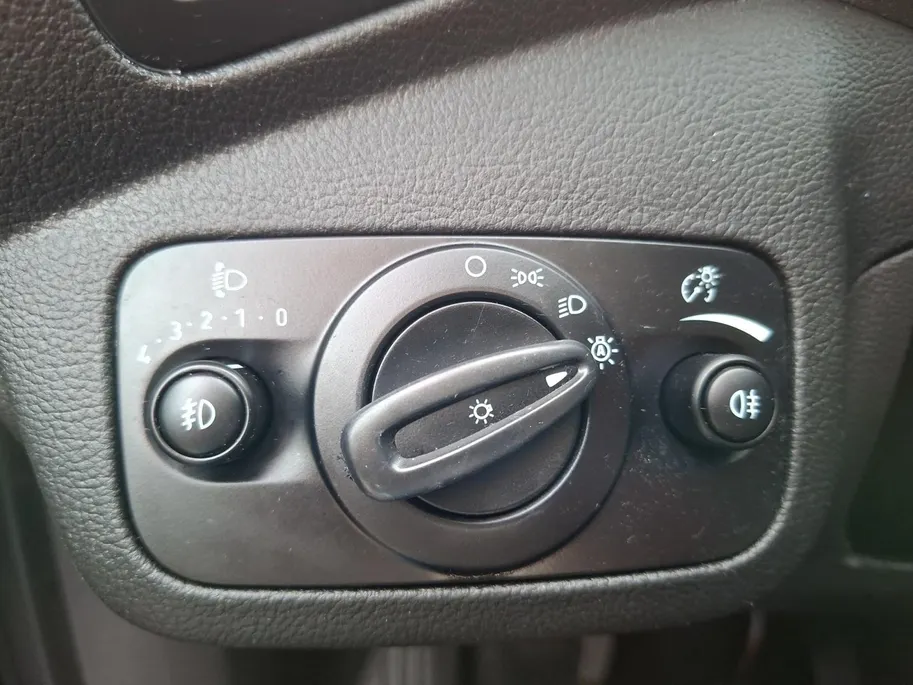 Ford C-MAX 1.0 Titanium | Camera | El. Achterklep | Climate Control | Navigatie | Apple Carplay&Android Auto | 17' Lichtmetaal | Dealer onderhouden! |