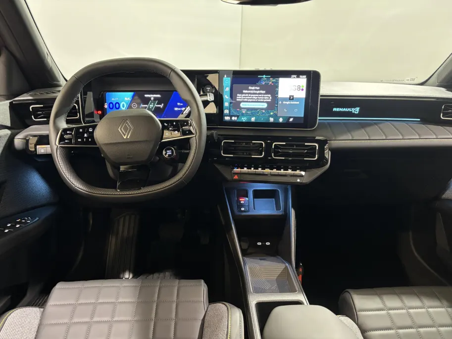 Renault 4 Comfort Range Iconic 52 kWh Automaat | DEMO | Elektrische Klep | Zwarte Motorkap | Camera | Adaptive Cruise Control | Parkeersensoren | Apple CarPlay/Android Auto |