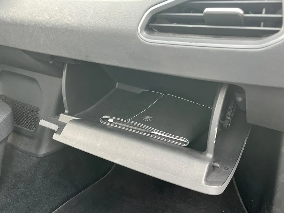 Volkswagen ID.3 First Plus 58 kWh SOH 90,8 | Panoramadak | WLTP 424 km | Adapt. Cruise | Navigatie | CarPlay | Stoel-/stuurverwarming | Etc.