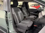 Dacia Jogger 140PK Hybrid Extreme 7p. Automaat | 7 Zitplaatsen | Camera | Parkeersensoren | Apple CarPlay/Android Auto | Digital Cockpit | Cruise Control | Lichtmetalen Velgen | Licht & Regen Sensor | Full LED |