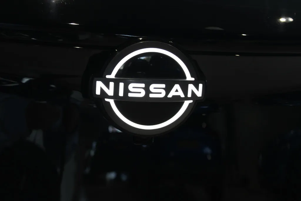 Nissan ARIYA Evolve 66 kWh | 20 inch wielen | Ceramic coating |22 kW ingebouwde lader | Electrische stoel en stuur verstelling | Navigatie | Stoel geheugen | shuif/kanteldak | Stoel verwarming en verkoeling | Zeer mooie auto |