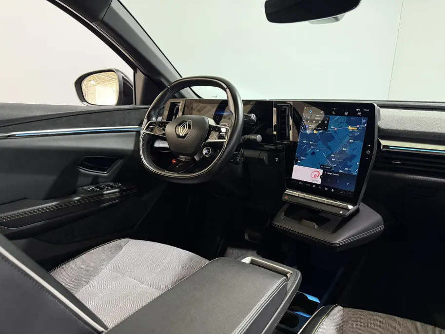 Renault Megane E-Tech 220PK EV60 Optimum Charge Techno Automaat | Camera | Digital Cockpit | Apple CarPlay/Android Auto | Parkeersensoren | 20' Lichtmetalen Velgen | Adaptive Cruise Control | Full LED | Stoelverwarming |