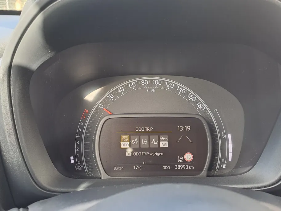 Toyota Aygo X 1.0 VVT-i MT Play | Apple Carplay/Android Auto | Cruise control adaptief | Airco | DAB | Camera