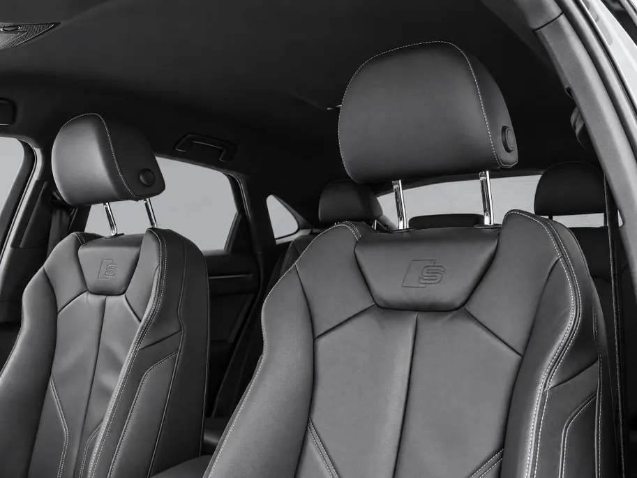 Audi Q3 Sportback 45 TFSIe 245pk S Edition · Trekhaak · Camera · Apple/Android Car Play · Elek. Achterklep · Dodehoeksensor · Lederen Bekleding · Garantie t/m 04-02-2027 of 100.000km