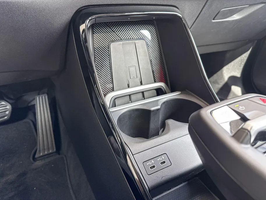 BMW iX1 xDrive30 Launch Edition 67 kWh