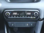 Toyota Yaris 1.5 Hybrid Launch Edition | 17' LM | Clima | Cruise adapt.| PDC V+A | Camera | HUD | Keyless | Navi | 1e eigenaar |
