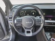 Kia Sportage 1.6T Hybrid Dark Edition | Trekhaak | Lederen bekleding | Stoel en stuurverwarming | Elektrisch verstelbare voorstoelen | Navigatie | Camera |