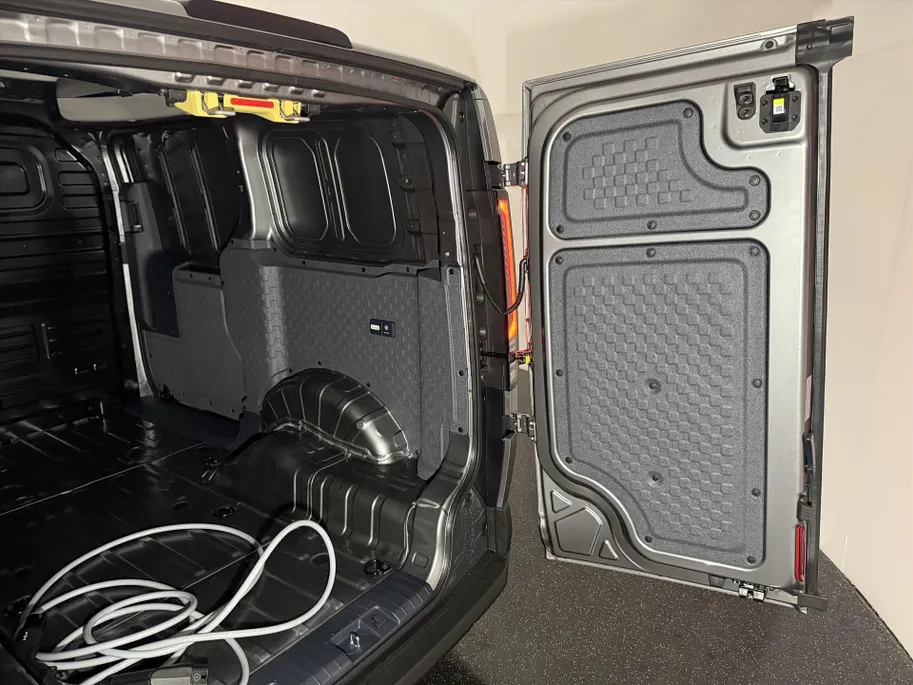 Kia PV5 Cargo 71,2 kWh 163pk L2H1 Plus I Voorraadactie!