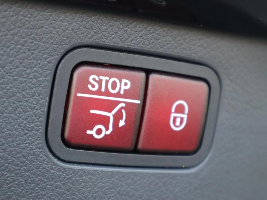 Mercedes-Benz C-Klasse Estate 300 e AMG Line l Trekhaak l Panoramadak l stoelverwarming l Leder