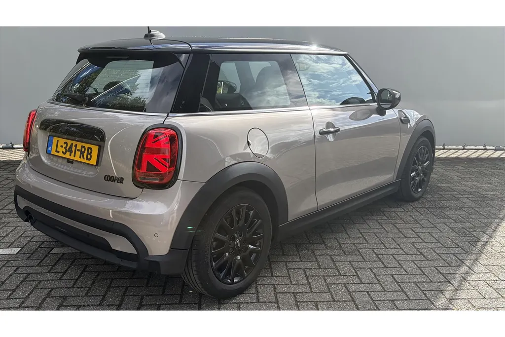 MINI 3-Deurs Mini (f56) 1.5 136pk Cooper l Automaat l Schuifkantel Pano Dak l