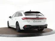 Audi A5 Avant 2.0 367pk S-tronic e-hybrid quattro S edition · 360 Camera · Wegklapbare Trekhaak · Bang & Olufsen Audio · Bijrijder Display · Zwart Optiek · 19'' Inch · Garantie t/m 26-07-2030 of 100.000
