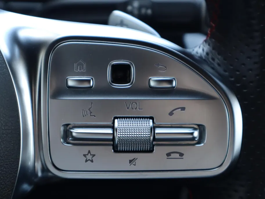 Mercedes-Benz GLA 250 e AMG Line l Keyless l Achteruitrij camera l Stoelverwarming