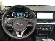 Kia e-Niro ExecutiveLine 64 kWh | Warmtepomp | Trekhaak Afneembaar + 13-Polige Stekker | Elektrisch verstelbare Voorstoelen | Bestuurdersstoel + Geheugen | Elektrisch Bedienbaar Schuif / Kanteldak | Stoelverwarming + Stoelkoeling | Stuurverwarming | JBL Geluidsinsta