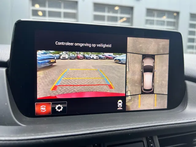 Mazda 6 Sportbreak 2.0 SkyActiv-G 165 Comfortplus Business AUTOMAAT | LEDER | Bose AUDIO | 19"LM VELGEN | STOEL- en STUURVERWARMING | STOEL VENTILATIE | APPLE VARPLAY /ANDROID AUTO |