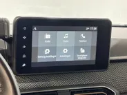 Dacia Sandero Stepway 100PK TCe 100 ECO-G Expression | 1e eigenaar | Trekhaak | Camera | Parkeersensoren | Apple CarPlay/Android Auto | Cruise Control | Licht & Regen Sensor |