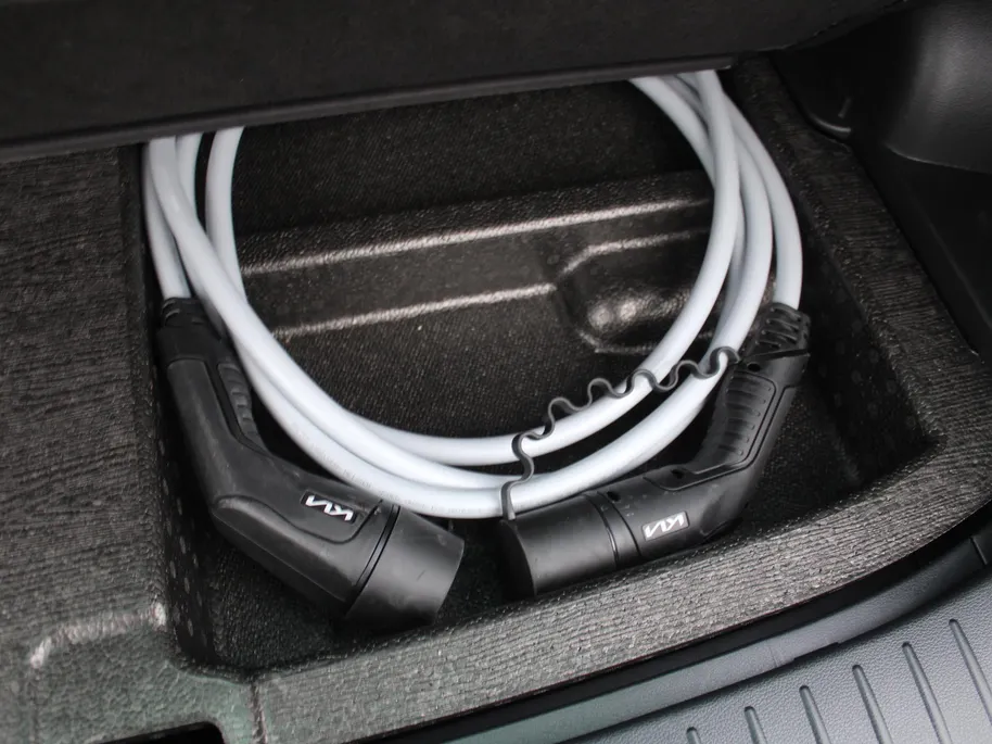 Kia Sportage 1.6 T-GDi Plug-in Hybrid AWD GT-PlusLine | Stoelverwarming + ventilatie | Schuifdak | Camera rondom | Elek. stoelverstelling + achterklep | 19' LM |