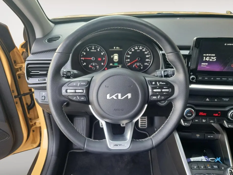 Kia Stonic 1.0T MHEV GT-PlusLine | Schuifdak | Stoel en stuurverwarming | Navigatie | Camera | Climate control | Cruise control | Getinte ramen achter | Parkeersensoren voor en achter |