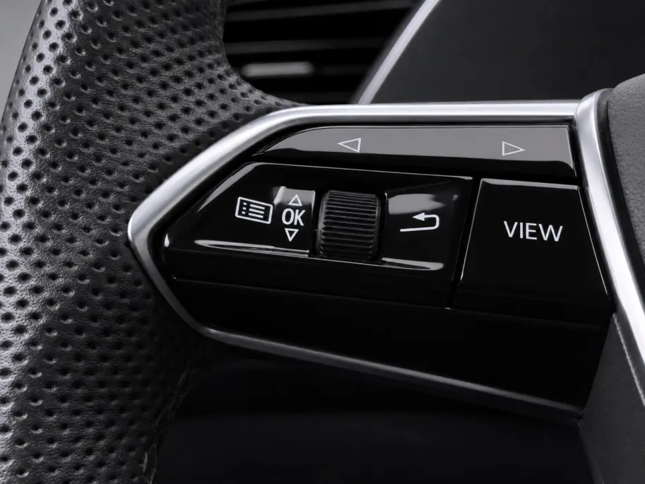 Audi Q8 e-tron 55 408pk Quattro S Edition Competition 115 kWh · SOH 90,9% · Panoramadak · Luchtvering · 360 Camera · Elek. Voorstoelen · 20'' Inch ·