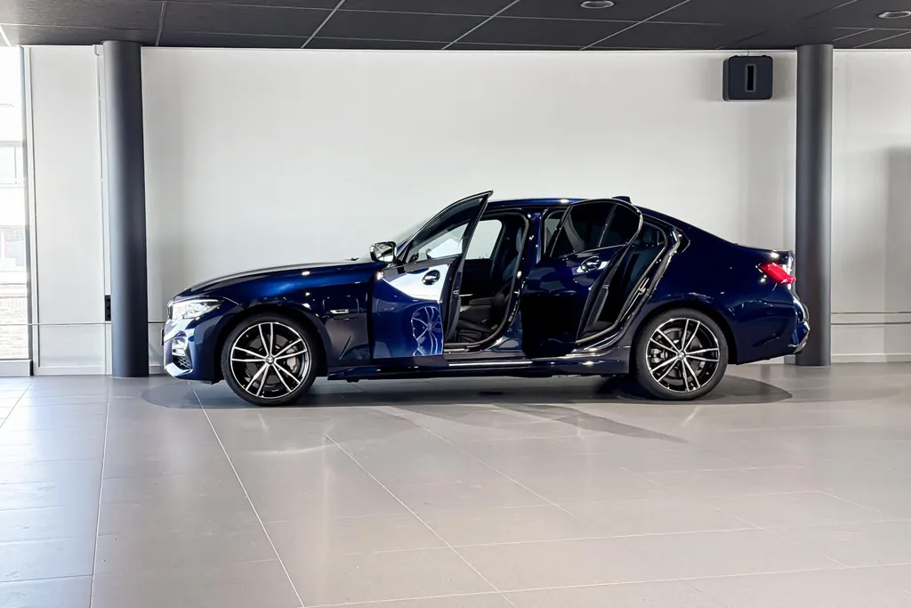 BMW 3 Serie Sedan 330e High Executive