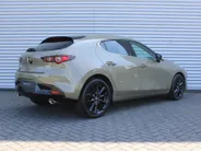 Mazda 3 2.0 e-SkyActiv-X M Hybrid 186 Homura | Stoelverwarming | Camera | Dodehoek detectie | HUD | 18' LM | LED | Cruise adapt. |