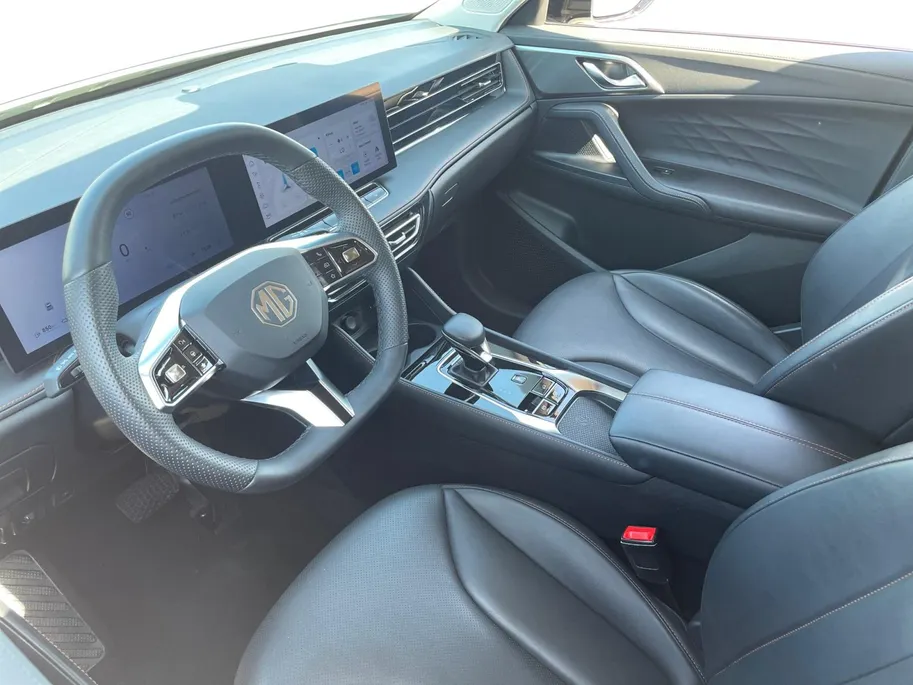MG HS MG PHEV 1.5 Luxury *Automaat*Navi+360Camera*Climate Control*Adapt. Cruise Control*Elekt. Stoelen*Elekt. Achterklep*LM.Velgen*Zeer nette auto!