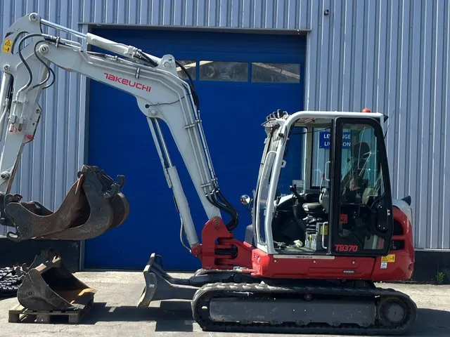 Takeuchi TB370