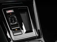 Volkswagen Golf 1.5 eHybrid 272pk DSG GTE · Panoramadak · 360 Camera · Head-Up Display · Matrix LED · Optiekpakket Zwart · Dodehoeksensor · Garantie t/m 10-11-2030 of 100.000km