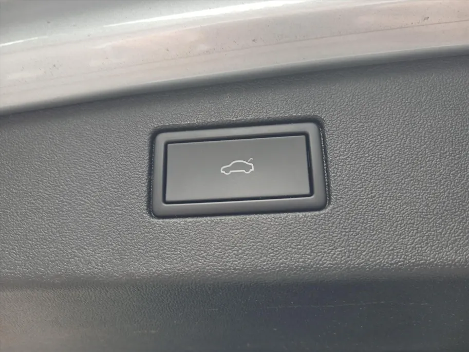 Volkswagen Tiguan 1.5 eTSI 150pk DSG-7 R-Line Business + Elekt. Trekhaak Wegklapbaar / Origineel Nederlands /