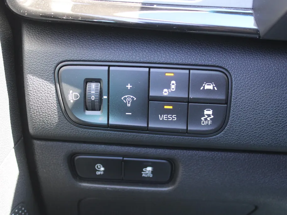 Kia e-Niro ExecutiveLine 64 kWh | Trekhaak | Warmtepomp | Stuur-/stoelverwarming + ventilatie | Leer | Camera | Stoelgeheugen | Dodehoek detectie | LED | 17' LM |
