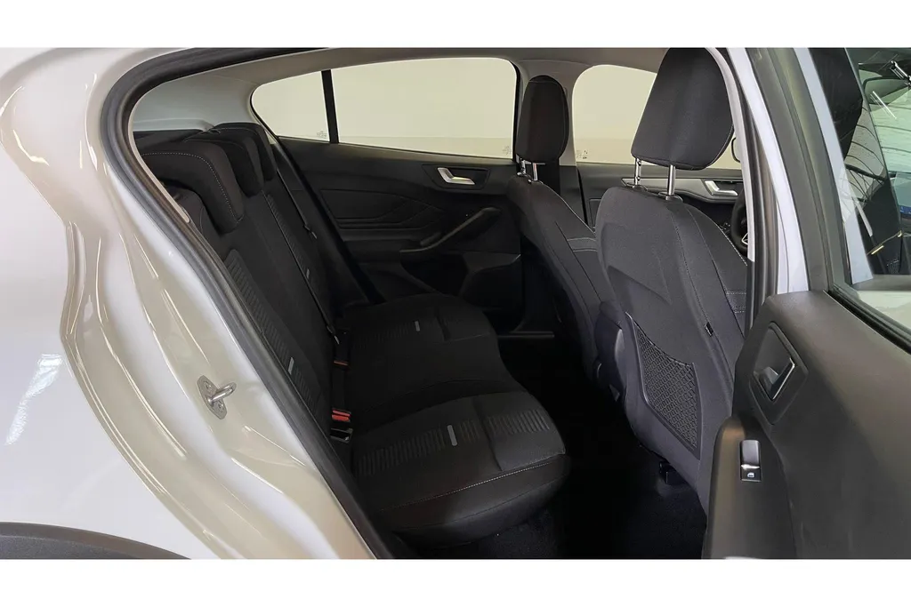 Ford Focus 1.0 EcoBoost Hybrid Active 125 PK | Automaat | Winterpack | Apple Carplay - Android Auto |  Full LED | Keyless Entry & Start |