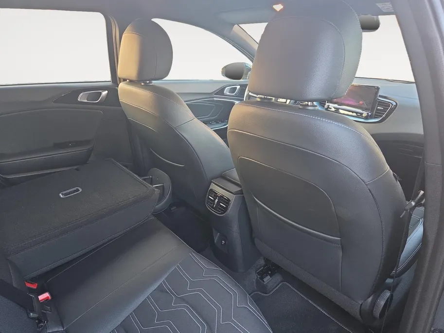 Kia Ceed Sportswagon 1.0 T-GDi Design Edition | Cruise Control | Climate Control | Camera | Navigatie | Lederen Bekleding | Stoelverwarming | Stuurverwarming |