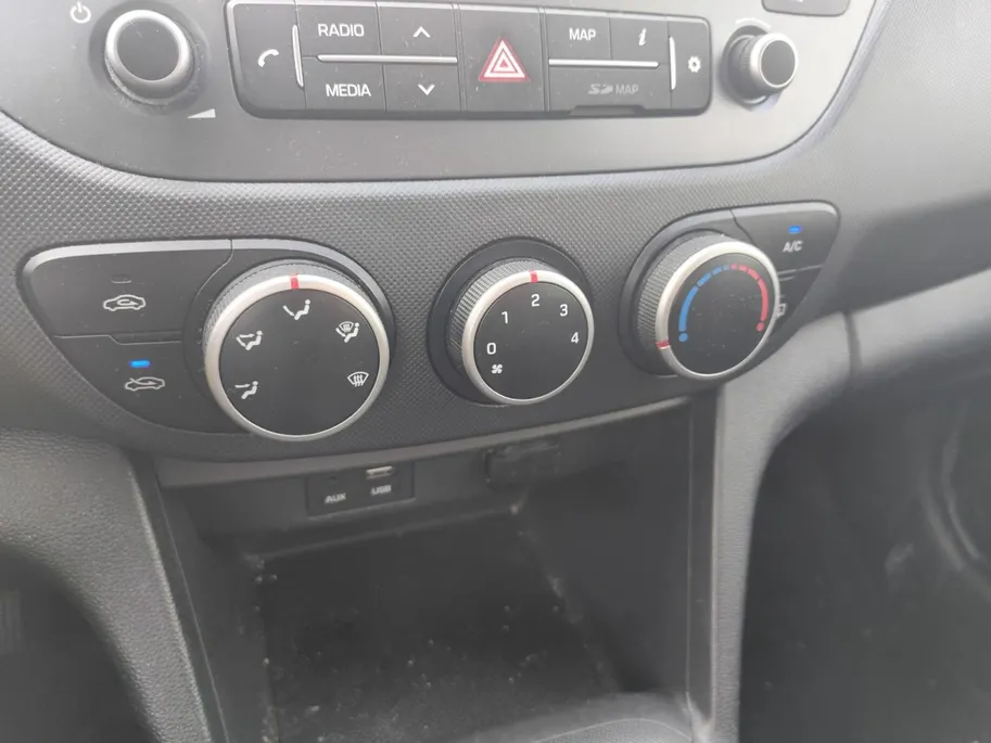 Hyundai i10 1.0i Comfort | Navigatie | Cruise control | Airco | Incl.12 Maanden, APK, Onderhoudsbeurt etc! Premiumpakket gratis!