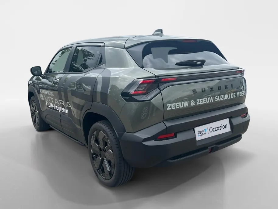 Suzuki e Vitara Style 61 kWh | Stuur/Stoel Verwarming | Dodehoekdetectie | 360 Camera | Elektrische stoelverstelling | Apple Carplay/Android Auto |