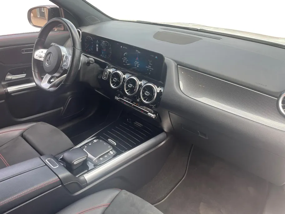 Mercedes-Benz GLA 180 Business Solution AMG *Automaat*Navi+Camera*Trekhaak*Stoelverwarming*Elekt. Achterklep.*1ste Eigenaar!