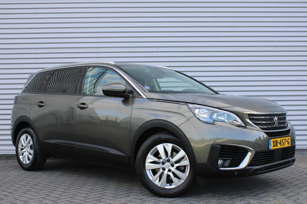 Peugeot 5008 1.2 PureTech Blue Lease Executive | Navi | Airco | 7 zits | Cruise | Camera | 17" LM |