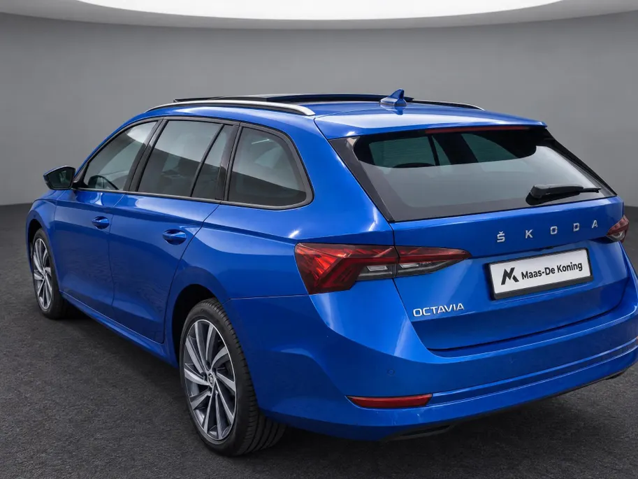 Škoda Octavia Combi 1.4TSI iV PHEV 150kW/204PK Sportline Business · Panoramadak · Navigatie · Camera + Parkeersensoren · Stoel, Stuur + achterbank verwarming · 18'' Velgen ·