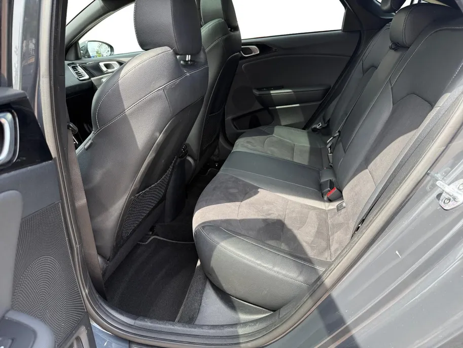 Kia ProCeed 1.4 T-GDI GT-PlusLine TREKHAAK | PANORAMADAK | JBL | MEEST LUXE UITVOERING | 12 MAANDEN BOVAG GARANTIE